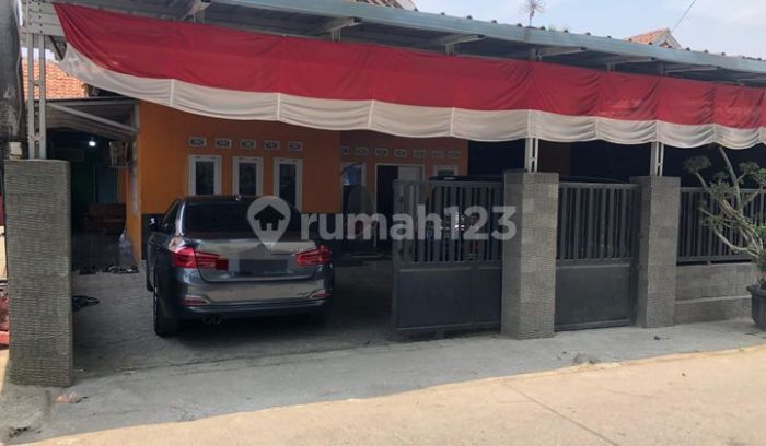 Ayam afkir di Patok Beusi, Subang