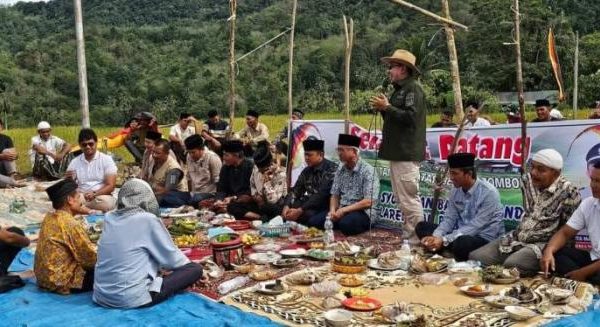 Ayam petelur jantan di Lintau Buo, Kabupaten Tanah Datar