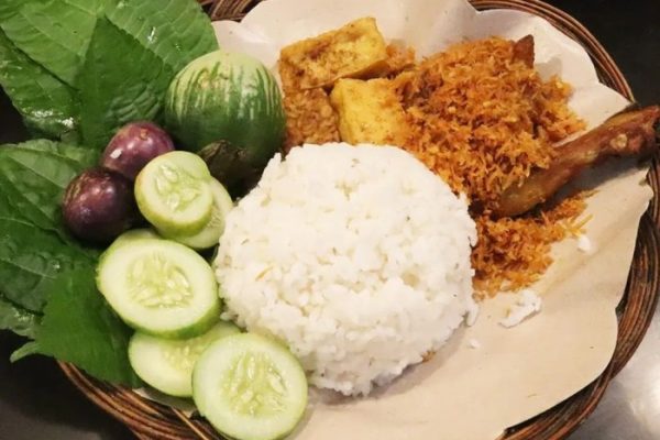 Ayam afkir di Sukamakmur, Bogor