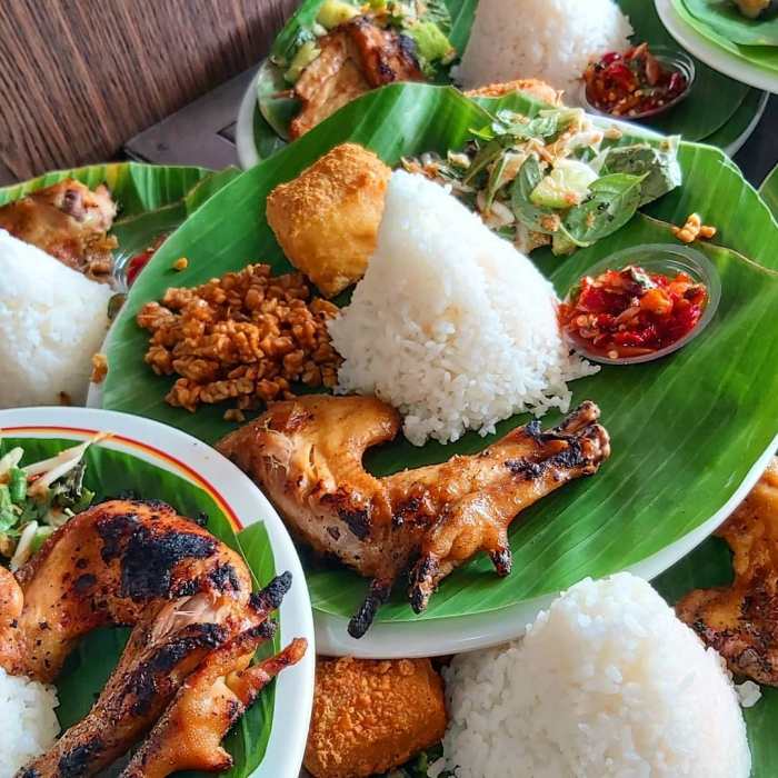 Meresap Sampai Tulang. 10 Ayam Bakar di Bandung Ini Enak Pisan - Nibble Meresap Sampai Tulang. 10 Ayam Bakar di Bandung Ini Enak Pisan - Nibble