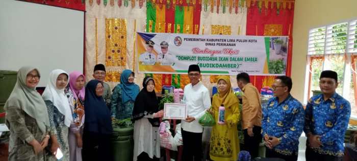 Kecamatan Bukik Barisan Dalam Angka 2024 - Badan Pusat Statistik ... Ayam ternak di Bukik Barisan, Kabupaten Lima Puluh Kota