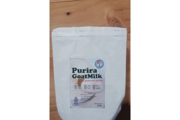 Susu kambing di Lebaksiu, Tegal