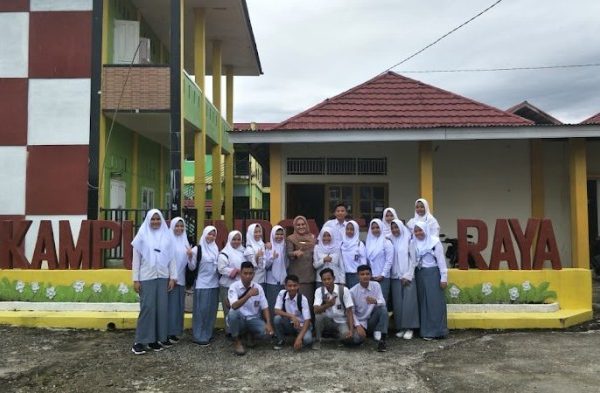 Budidaya ayam di Sintuk Toboh Gadang, Kabupaten Padang Pariaman