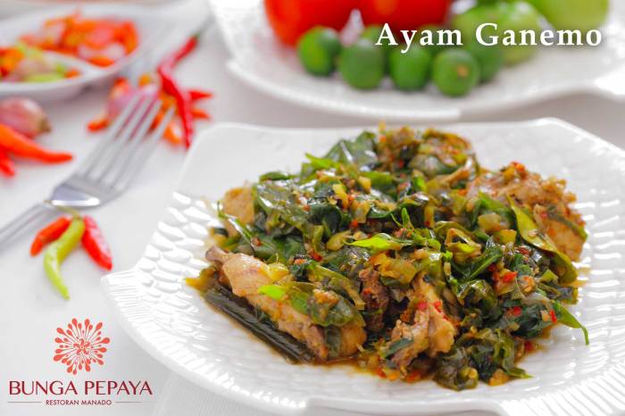 Daun penggemuk ayam di Wonomulyo, Polewali Mandar