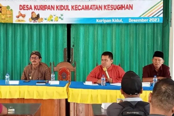 Budidaya ternak ayam di Kesugihan, Cilacap