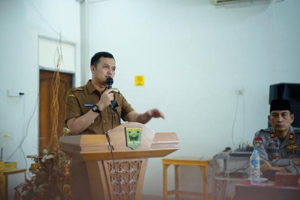 Ayam ternak di Enam Lingkung, Kabupaten Padang Pariaman