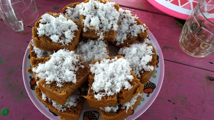 Daun penggemuk ayam di Campalagian, Polewali Mandar