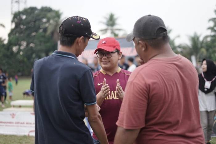 Cetak Yasin Muara Uya, Tabalong, Kalimantan Selatan Daun penggemuk ayam di Muara Uya, Tabalong