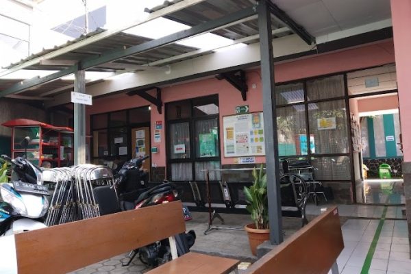 Ayam afkir di Sukasari, Kota Bandung