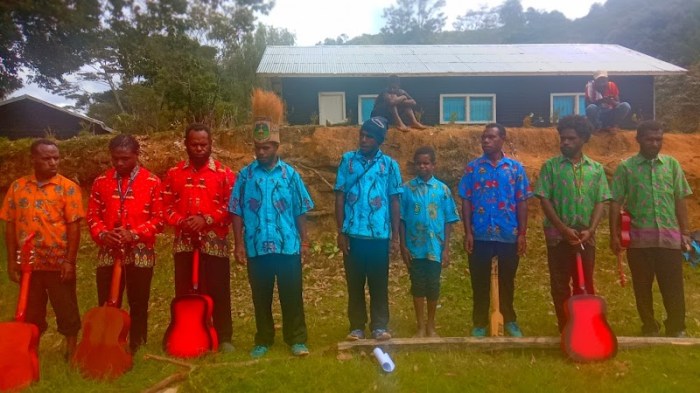 Cara Ternak Ayam Petelur, Ayam Ketawa, Ayam Mutiara, dan Kalkun ... Ternak ayam petelur di Karubaga, Kab. Tolikara