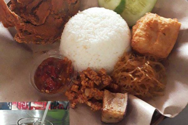 Ayam afkir di Ujungberung, Kota Bandung