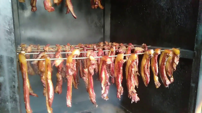 Daging kambing di Gido, Nias