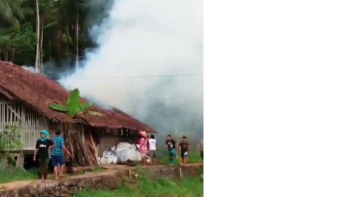 Gerakan Pangan Murah Hadir di Cijeungjing, Ciamis: Beras, Minyak ...