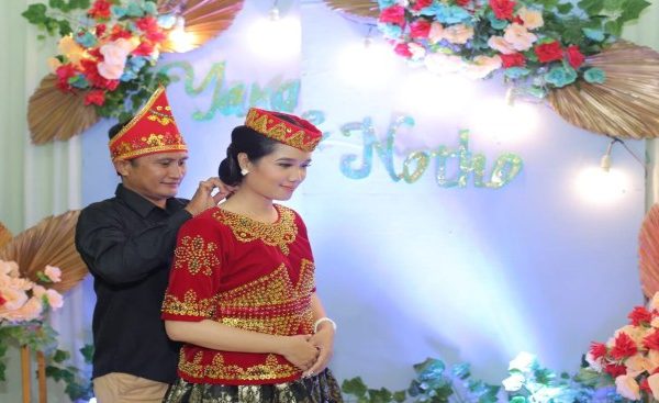 Daun penggemuk ayam di Pamona Tenggara, Poso