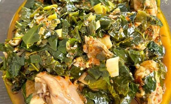 Daun penggemuk ayam di Ongka Malino, Paringi Moutong