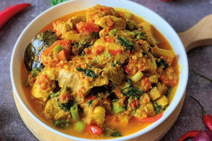 Daun penggemuk ayam di Kabola, Alor