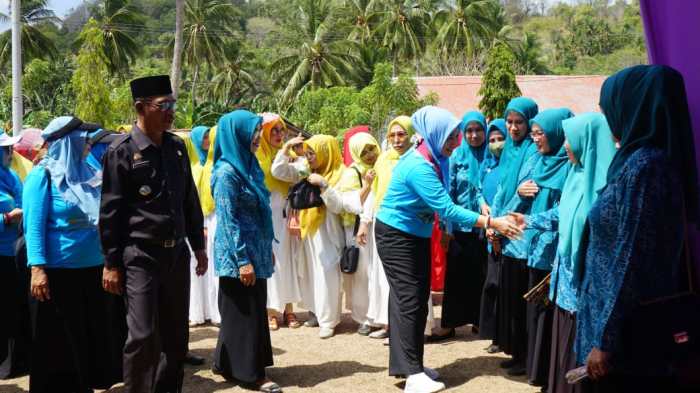 Daun penggemuk ayam di Pasimasunggu, Kepulauan Selayar