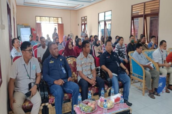 Daun penggemuk ayam di Padua, Kab. Merauke