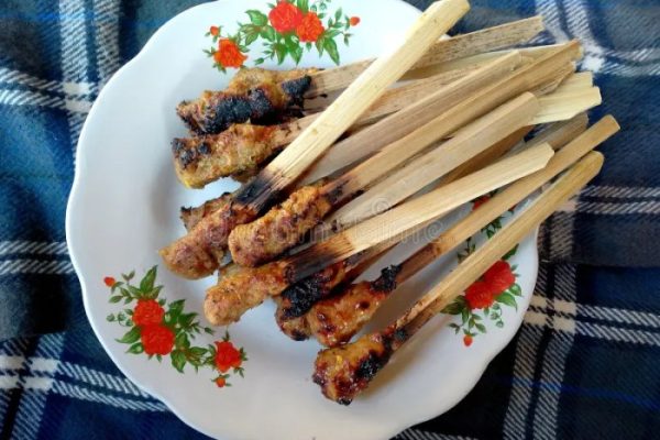 Daun penggemuk ayam di Satar Mese Utara, Manggarai