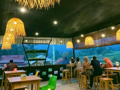 Tempat Minum Ayam di Gumelar, Banyumas